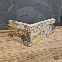 Rustikaler Naturstein-Verblender aus Schiefer mit Muster, ideal für Wandgestaltung, von Muster.