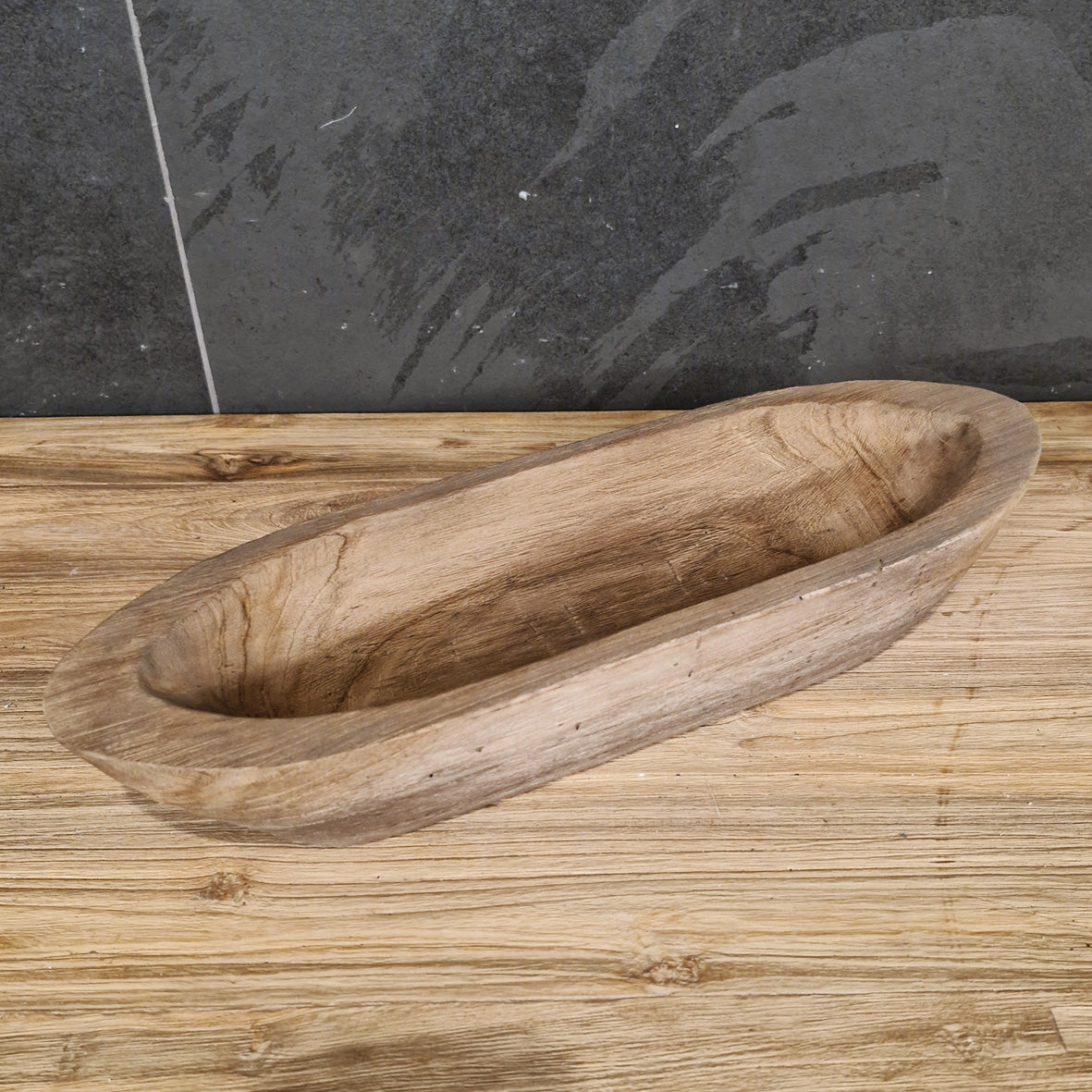 Längliche Teakholz-Dekoschale für Badgestaltung, natürliche Altholz-Optik, ca. 55x15x10 cm, von Schale