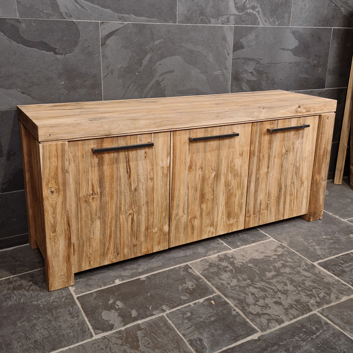Badunterschrank aus recyceltem Teak | Natürlich und robust