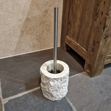 Beiger WC-Bürstenhalter aus Marmor für die Badgestaltung, modernes Design und hochwertige Verarbeitung.