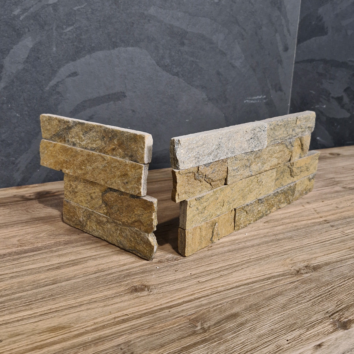 Naturstein Verblender aus Quarzit in Gelb, Eckstück für Wandverkleidung, von YELLOW QUARZIT, sichtbare Oberfläche und Struktur