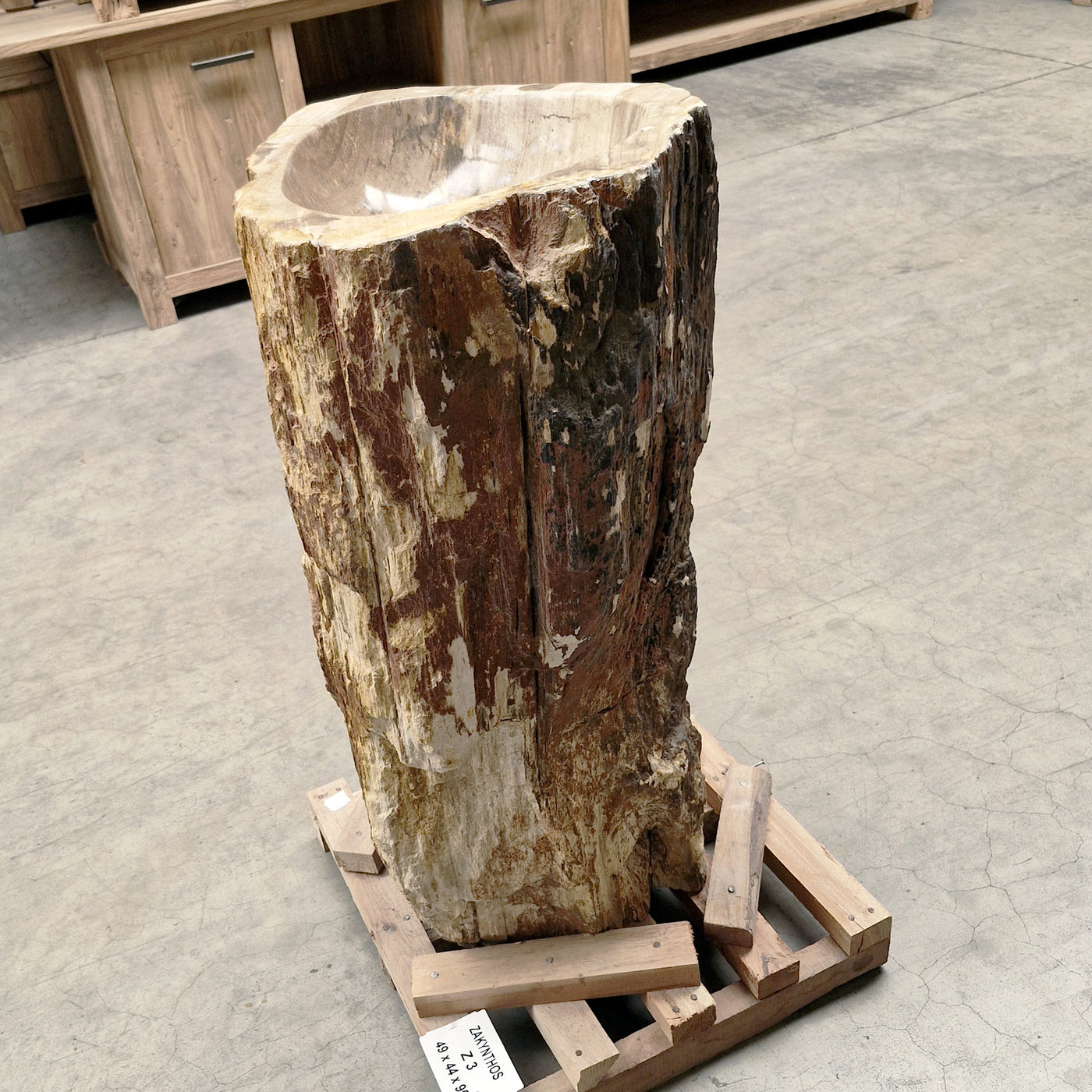 Standwaschbecken aus versteinertem Holz, Zakynthos, Badgestaltung, 49x44x90 cm, naturbelassenes Waschbecken für das Badezimmer.