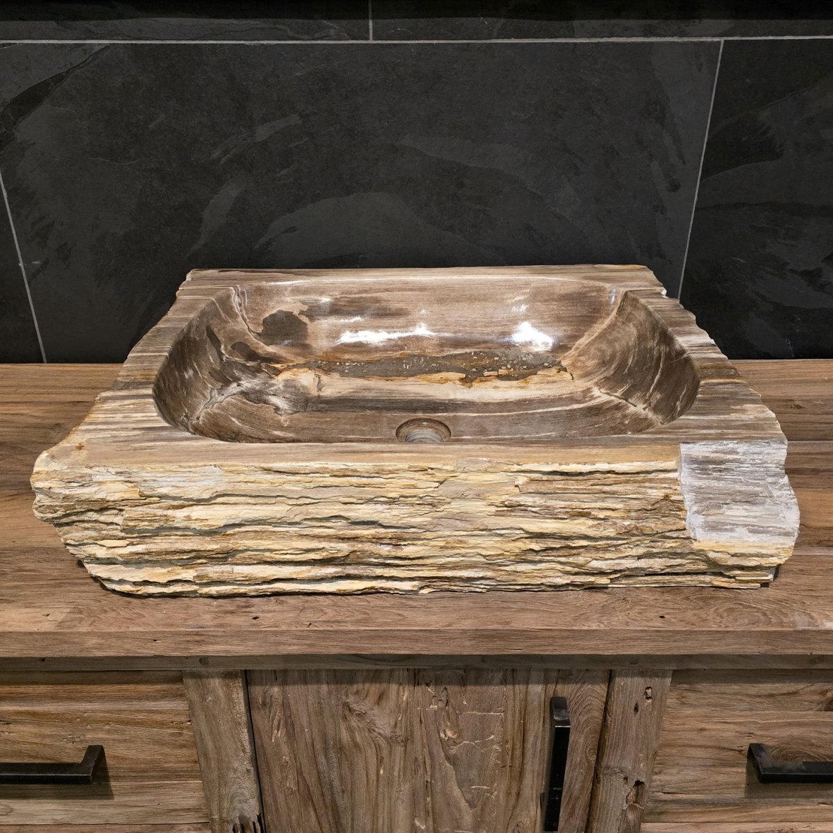 Aufsatzwaschbecken aus versteinertem Holz und Naturstein, handgefertigt, 60-80 cm, für stilvolle Badgestaltung, von FOSSIL WOOD