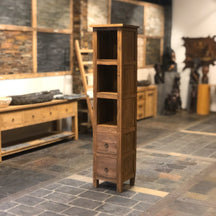 Hochschrank Badmöbel aus recyceltem Holz von Timor, natürliche Badgestaltung, moderne Badschrank mit eleganten Holzdetails