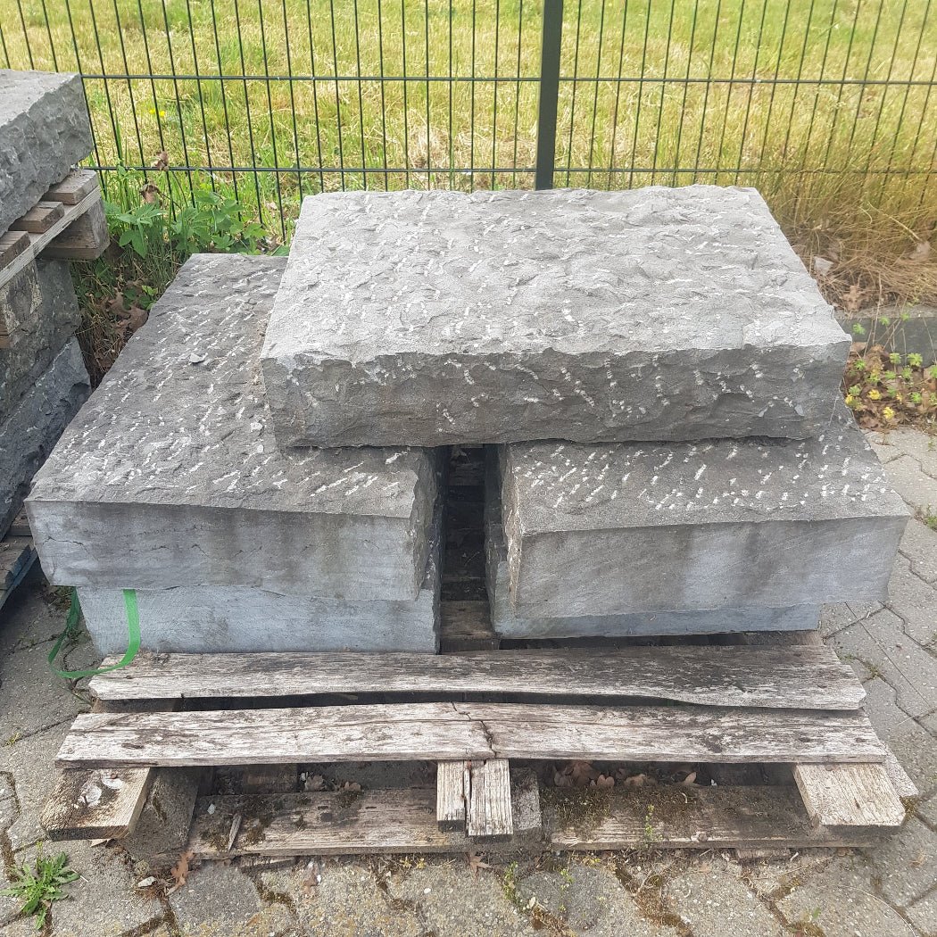 Blockstufe | Granit | 75 x 50 x 10 cm
