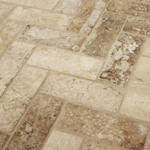 Getrommelte Travertin Fliesen von TRAVERTIN OLD MIX, naturstein, detailreiche Oberfläche, ideal für Boden- und Wandbeläge.