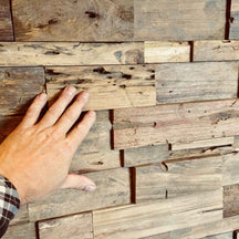 Holzverblender aus Teakholz von INDO, naturbelassene Holzoberfläche, ideales Verblendelement für stilvolle Raumgestaltung