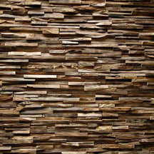 Holzverblender aus Teakholz von ERO, langlebiges Verblendeset für Innen- und Außenbereiche, zeigt die strukturierte Holzoberfläche.