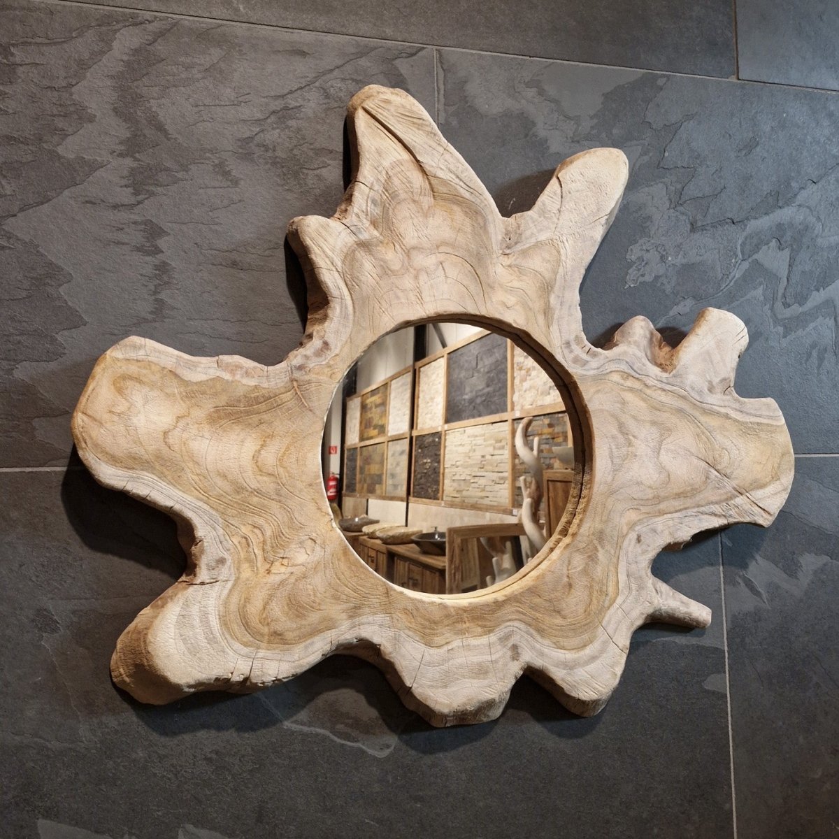 Wandspiegel Badspiegel aus recyceltem Teakholz in verschiedenen Größen, perfekt für moderne Badgestaltung, von Baumstumpf.