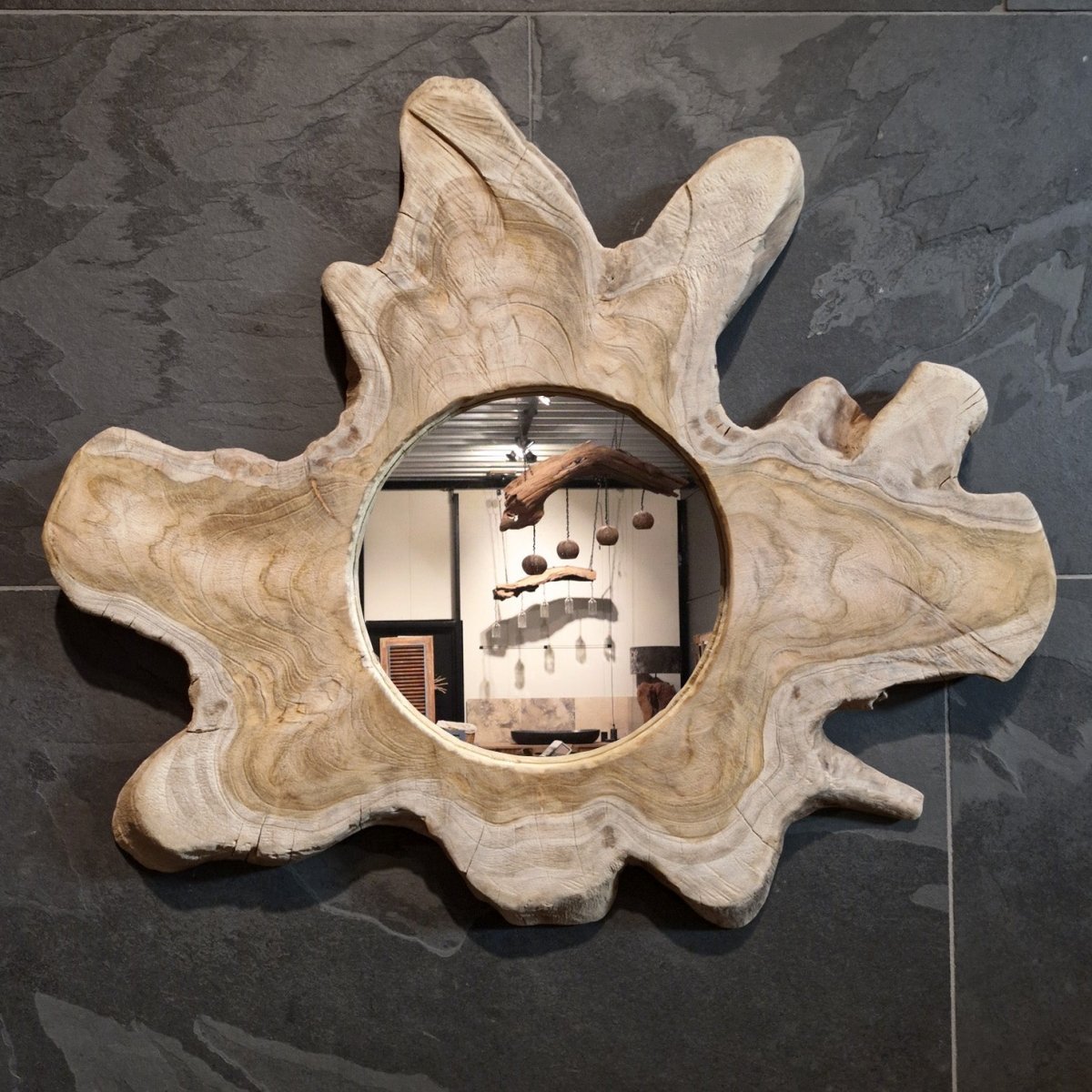 Wandspiegel Badspiegel aus recyceltem Teakholz, verschiedene Größen, für stilvolle Badgestaltung, von Baumstumpf.