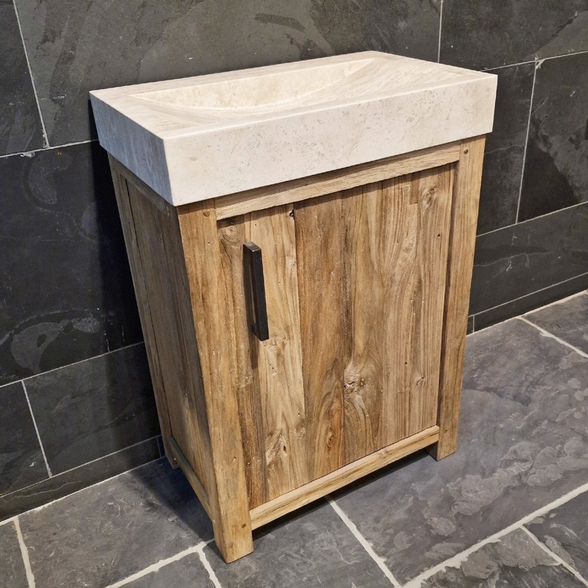 Badezimmermöbel mit Waschtisch von Bantam, in verschiedenen Größen, moderne Badgestaltung, klarer Waschtisch mit Stauraum.