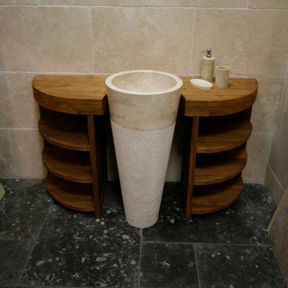 Badschrank mit Standwaschbecken aus Teak und Naturstein, Maße 140 x 45 x 83 cm, moderne Badgestaltung von Aceh