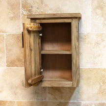 Kompakter Bad Hängeschrank aus recyceltem Teakholz, 41x23x58 cm, von Gamai, modernes Badgestaltung, sichtbare Holzstruktur
