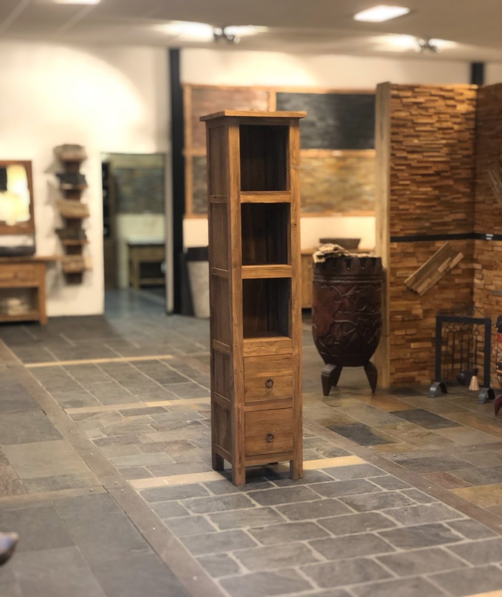 Hochschrank Badmöbel aus recyceltem Holz von Timor, elegante Badgestaltung mit natürlichem Holzdesign, Modell 1