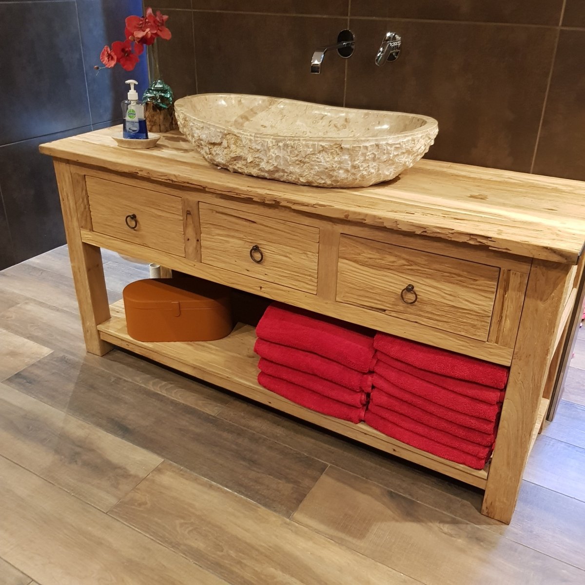 Marmor-Becken in Beige, grob strukturiert, für Badgestaltung, 60-80 cm breit, aus Naturstein, von WAVE