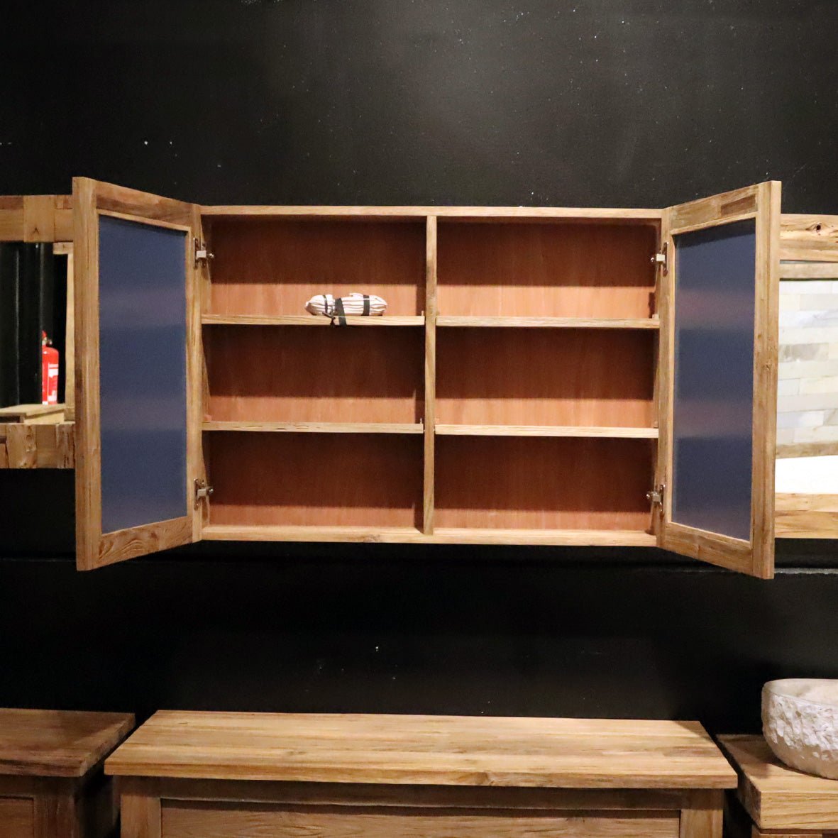 Spiegelschrank Badspiegel aus recyceltem Teakholz, 80, 100 oder 120 cm breit, 70 cm hoch, für moderne Badgestaltung.