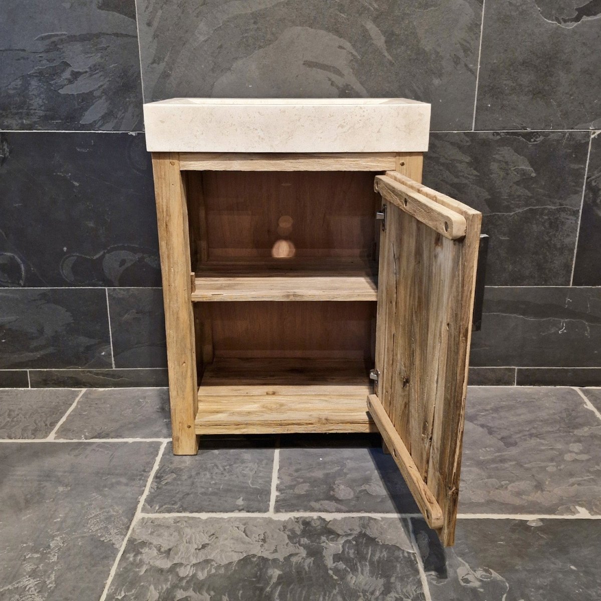Badezimmermöbel mit Waschtisch von Bantam in verschiedenen Größen, modernes Badgestaltungselement, klare Linien und funktionales Design