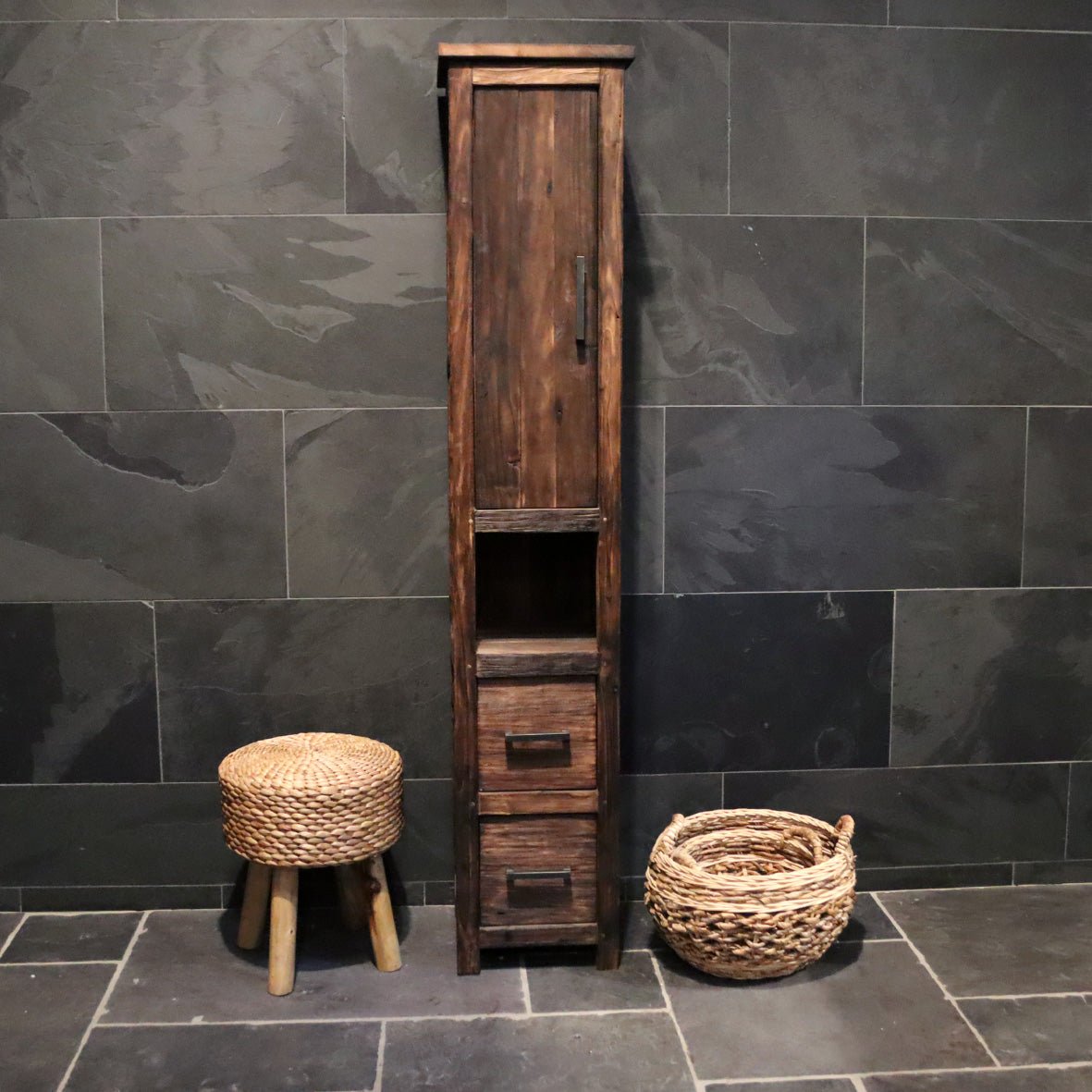 Hochschrank für Badezimmer aus massivem Teakholz, handgefertigt, moderne Badgestaltung, Modell 2, langlebiges Möbel von Timor