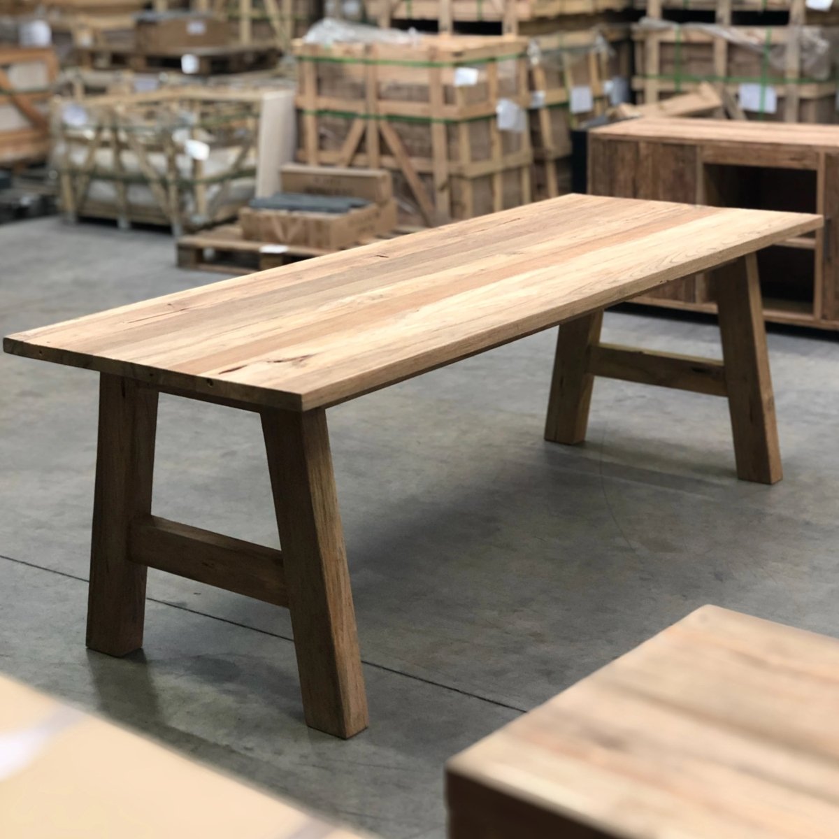 Esszimmertisch aus Teakholz, 260 x 90 x 78 cm, stilvolle Teakmöbel für den Essbereich, natürliche Holzoptik