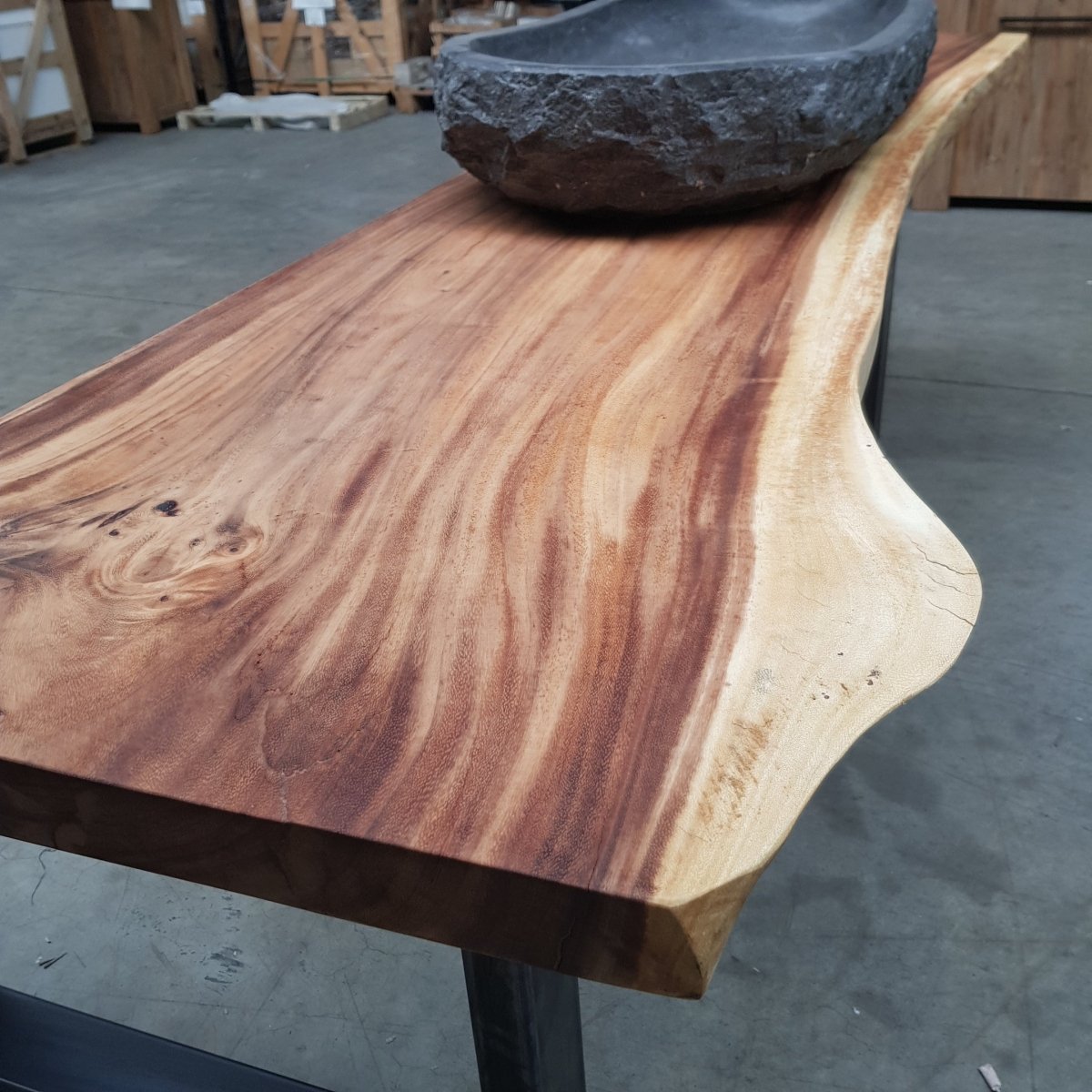 Waschtischplatte aus Suar Massivholz | 240 oder 310 cm | Naturkante
